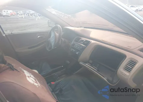 2000 Honda Accord 2.3 Se from USA, damaged, VIN 1HGCG669XYA115715